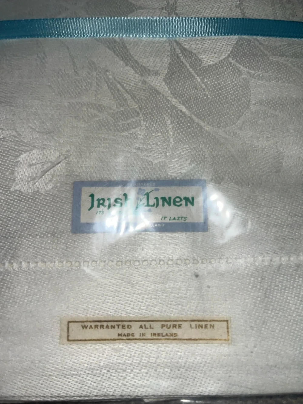 White Irish Linen Table Cloth with 6 napkins.